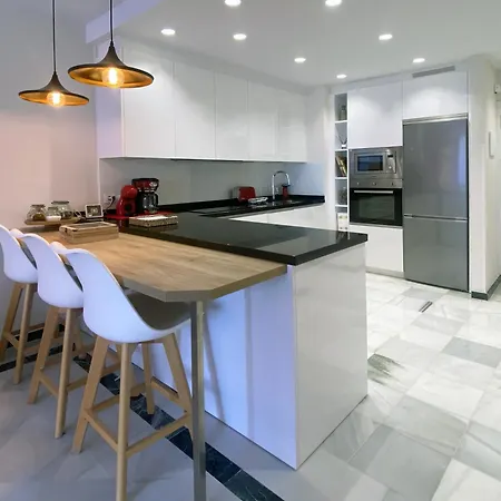 Fantastic 2 Minutes Walk From The Beach Apartment *