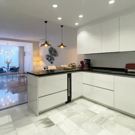 Fantastic 2 Minutes Walk From The Beach Marbella